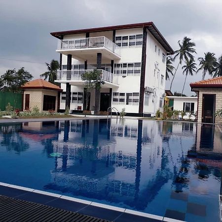 Blue Beach Villa Wadduwa Extérieur photo