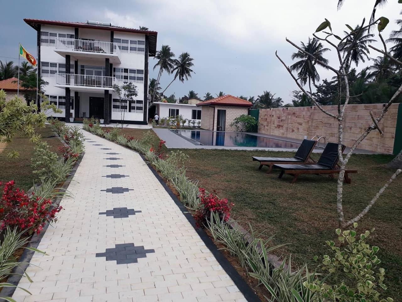 Blue Beach Villa Wadduwa Extérieur photo