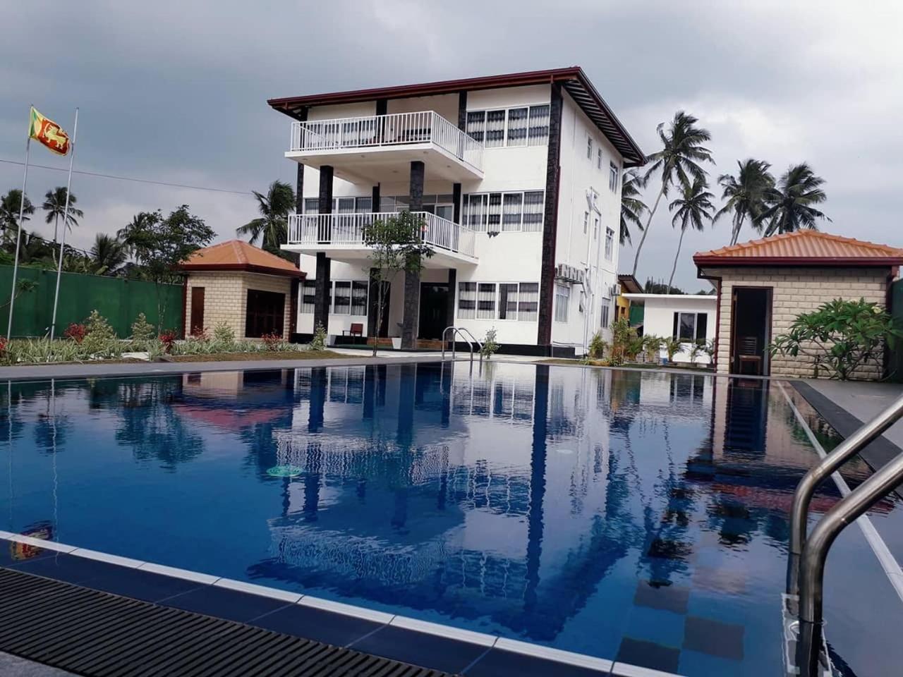 Blue Beach Villa Wadduwa Extérieur photo